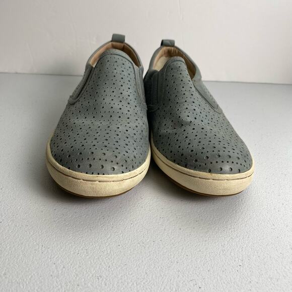 Taos Women Size 9 Court Sneaker Light Blue Leather Slip On Lake Blue Perforated - Picture 2 of 15